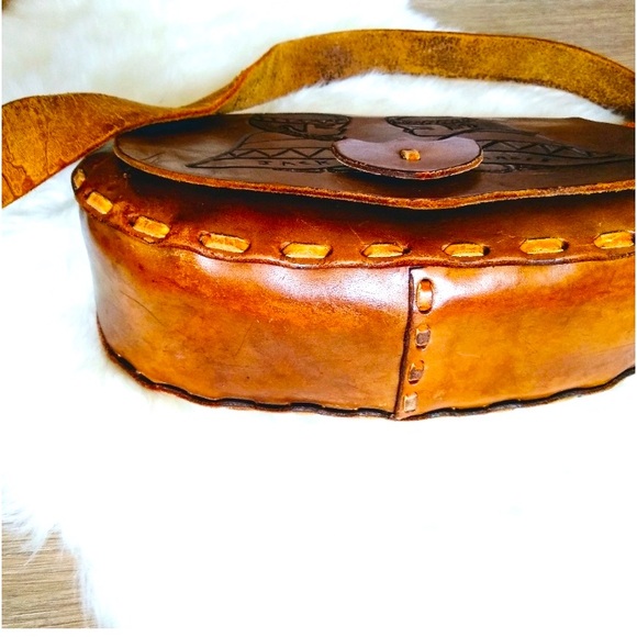 Native American Leather tooled Bag - Picture 5 of 7